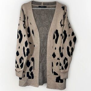 Zesica Knit Sweater in Beige and Black